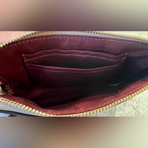 COACH CORNER ZIP WRISTLET - Picture 3 of 3